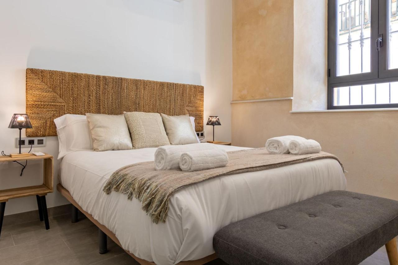 Nine O Clock San Agustin Suites Sevilla Exterior foto